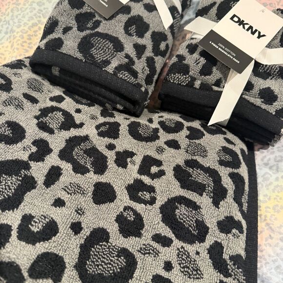 New DKNY Black/Grey 8-Pc Cheetah/Leopard Print Bath Towel Set – Luxury & Style! - Picture 3 of 5